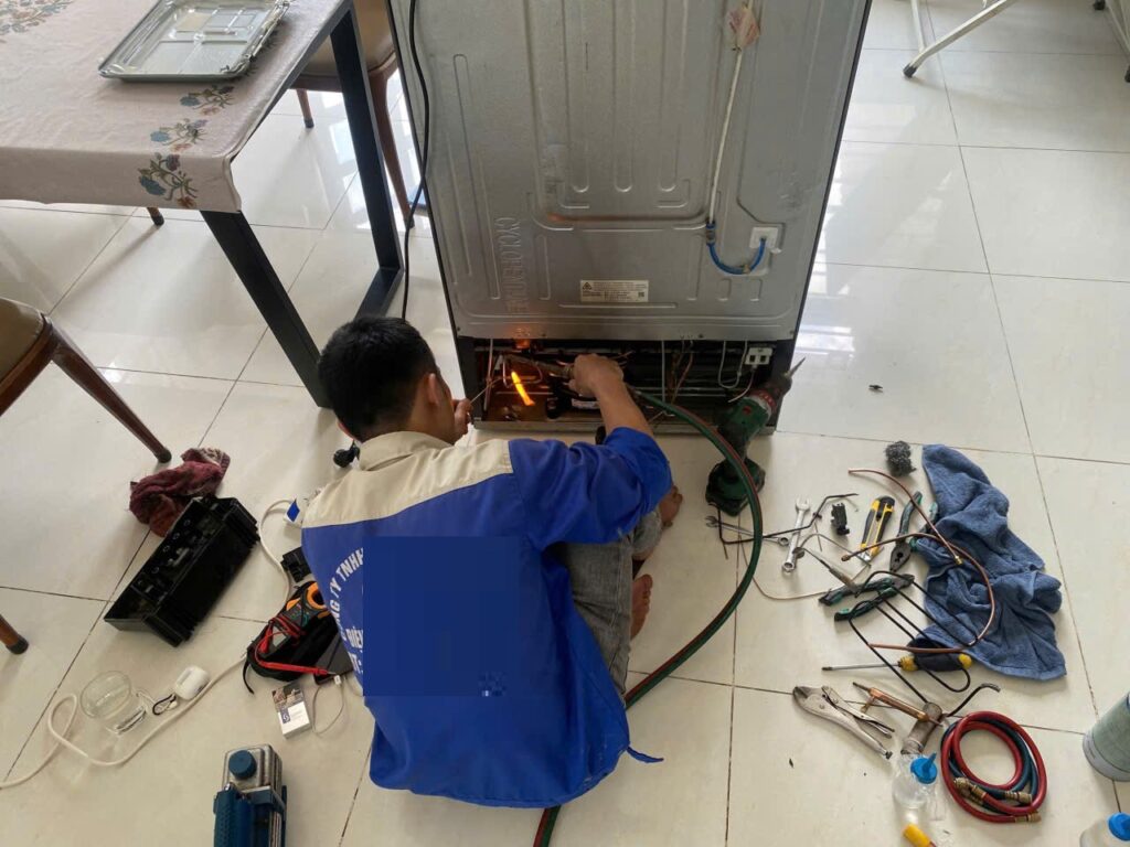 sửa tủ lạnh quận hoàng mai giá rẻ