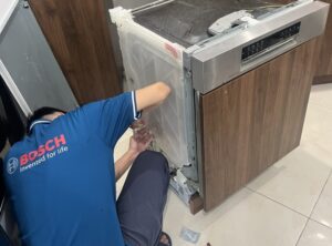 thợ sửa máy rửa bát tại Ba Vì khuyến cáo khi nào nên sửa chữa và thay máy mới.