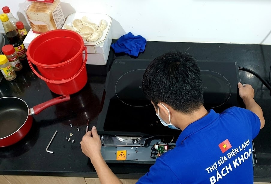 lưu ý an toàn khi sửa bếp từ bị nhảy aptomat
