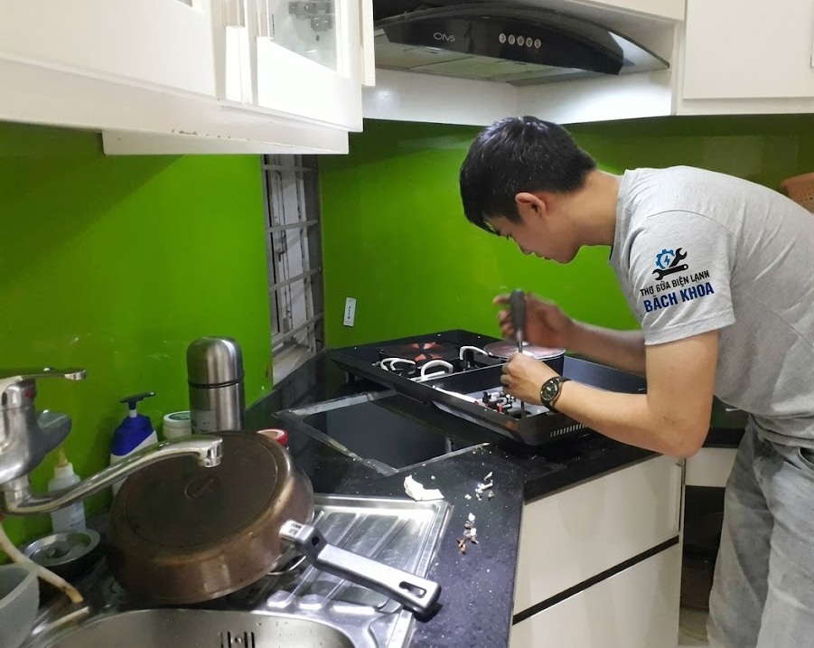 chuyên gia sửa lỗi quạt bếp từ không chạy uy tín