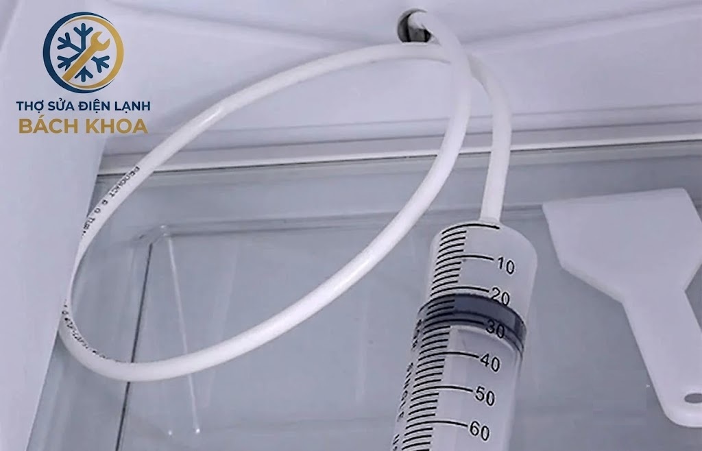 cách xử lý sự cố đường thoát nước tủ lạnh hiệu quả